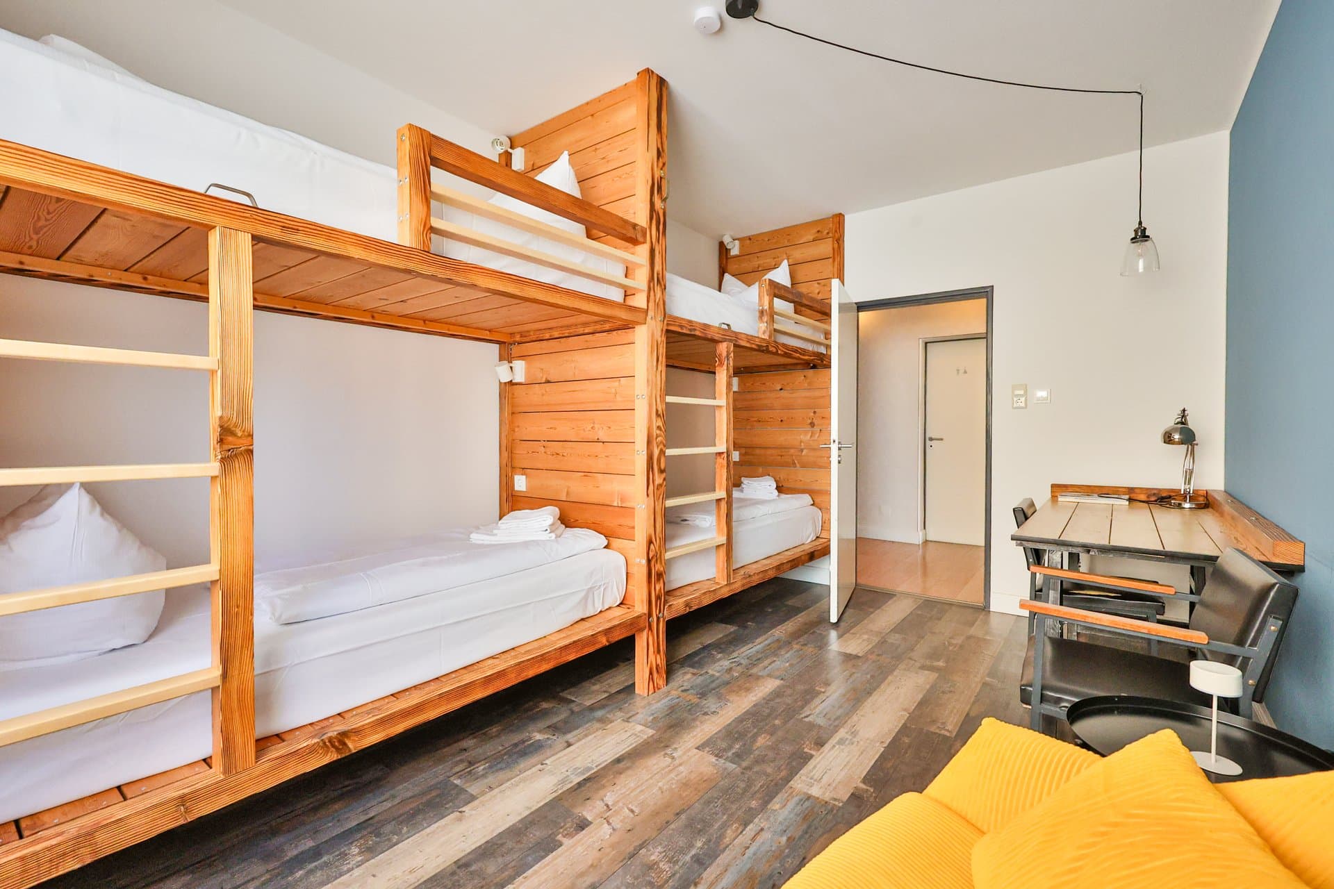 Design Apartment Karlsruhe Hauptbahnhof — Schlafzimmer