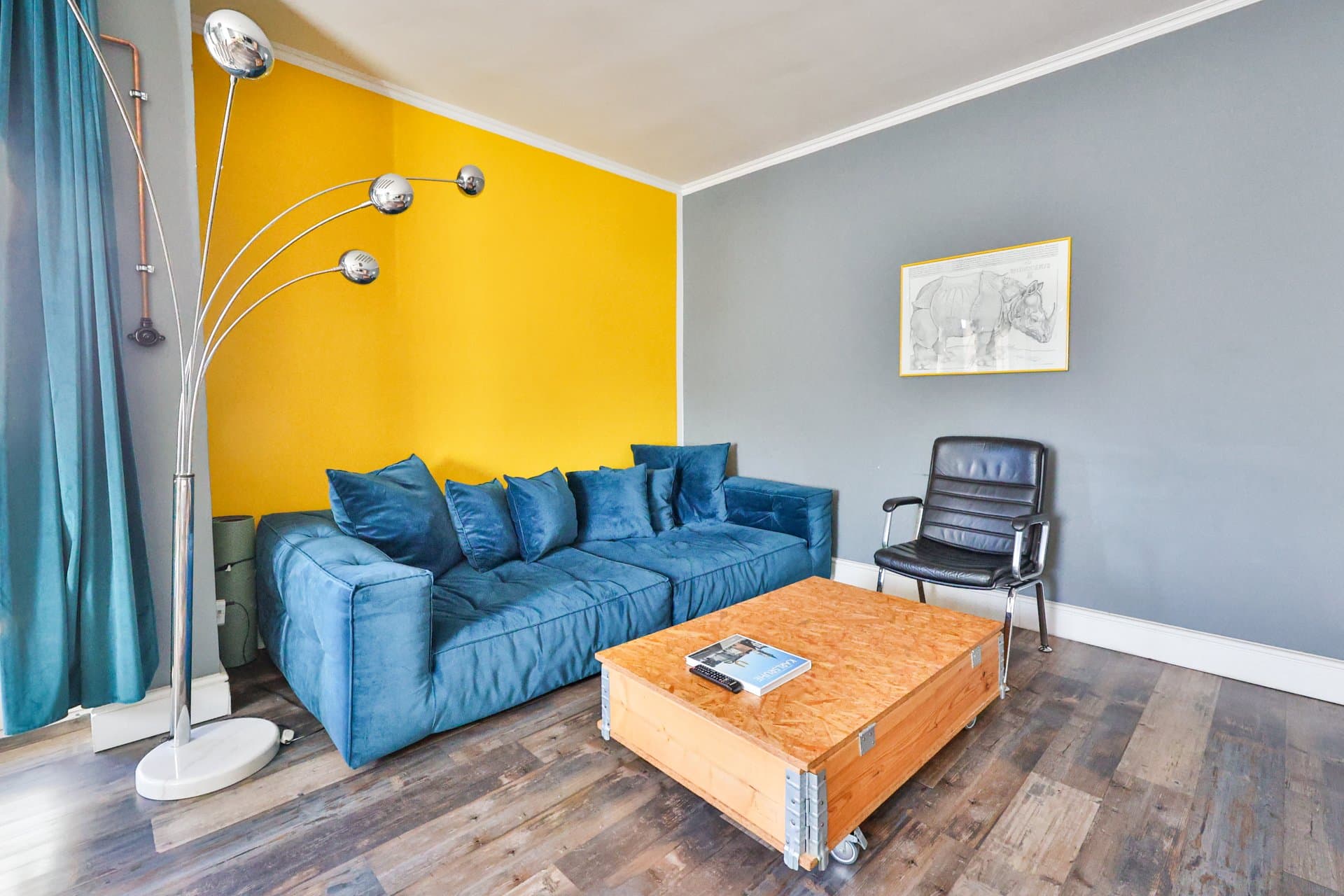 Design Apartment Karlsruhe Hauptbahnhof — Wohnbereich
