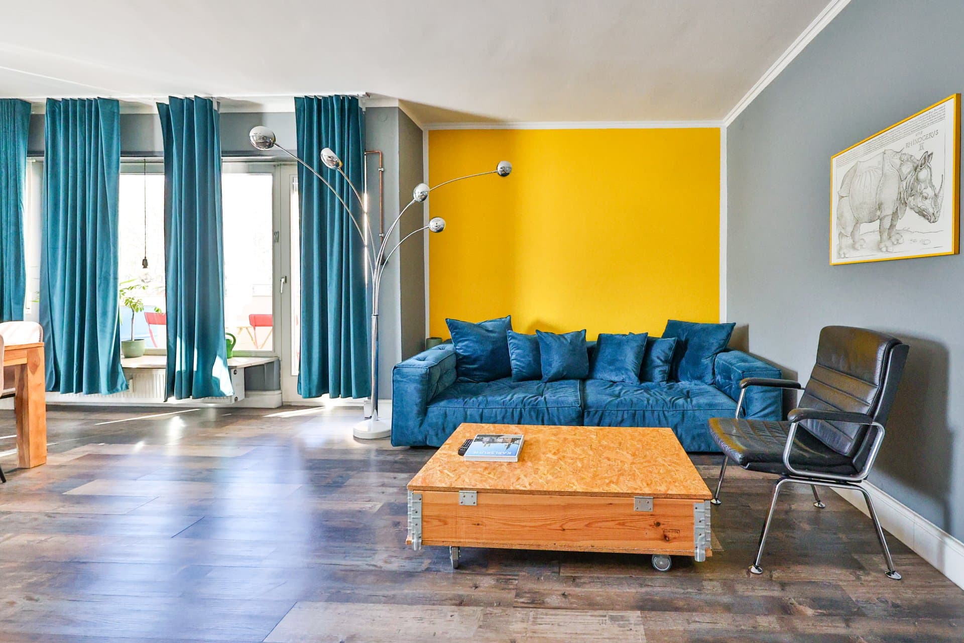 Design Apartment Karlsruhe Hauptbahnhof — Wohnbereich