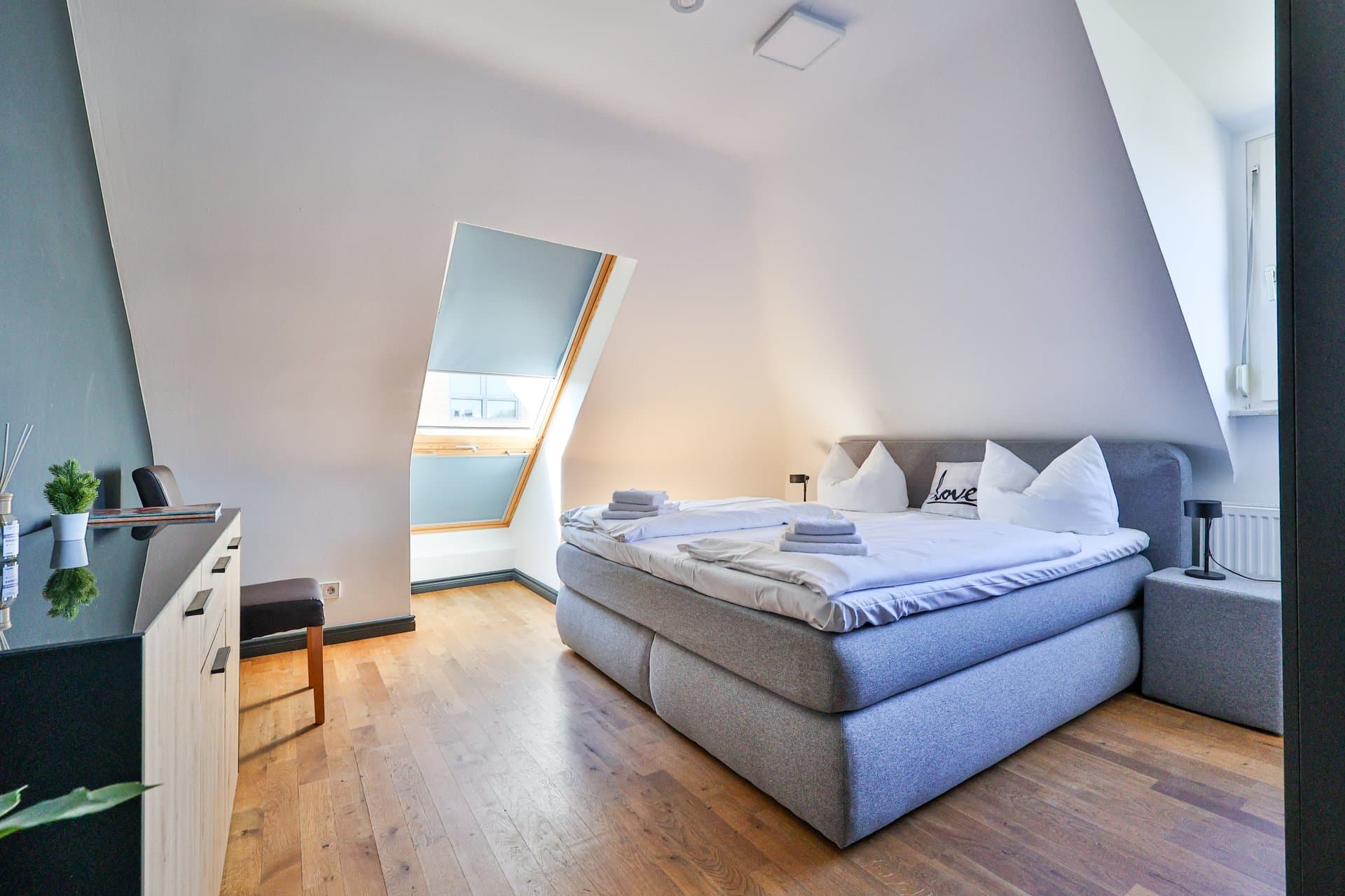 Urban Central Karlsruhe Hauptbahnhof — Schlafzimmer