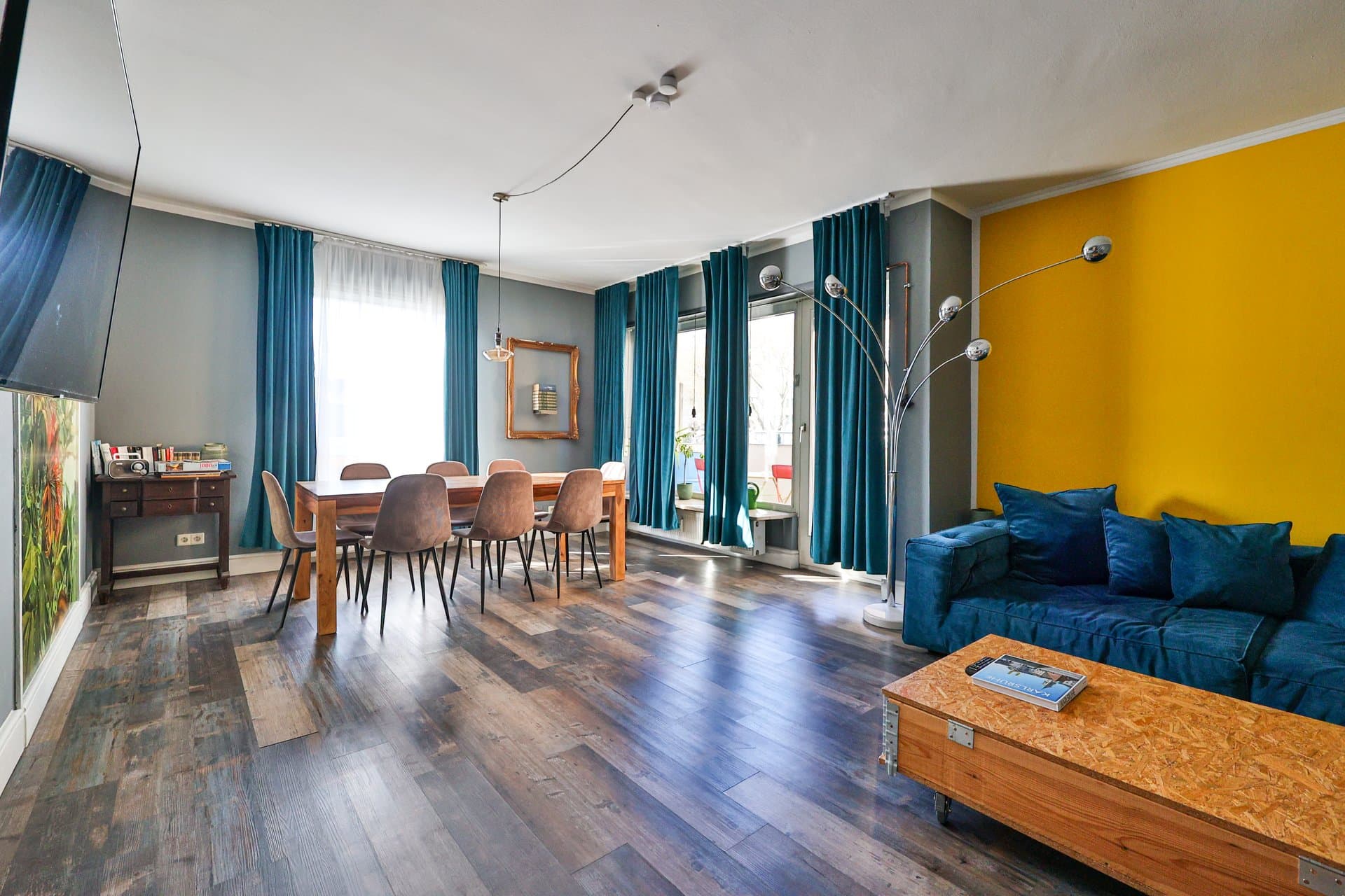 Design Apartment — Ferienwohnung Karlsruhe Hauptbahnhof