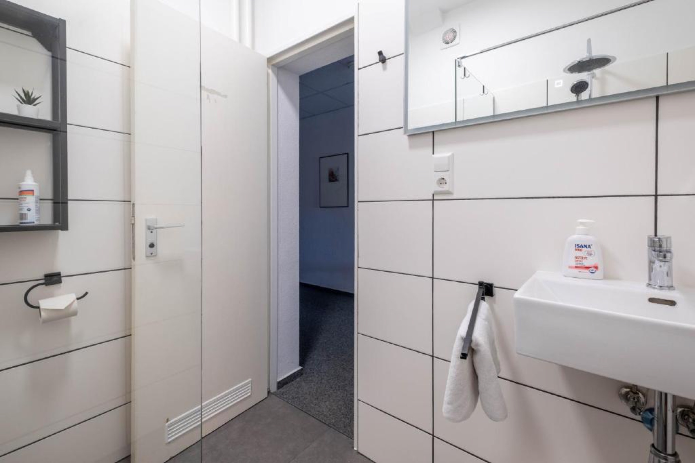 The Room 1 — Schlafzimmer